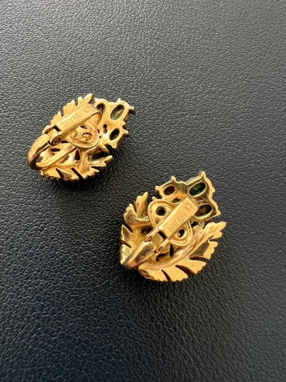 SCARCE 1950'S CROWN TRIFARI GOLD TONE Fruit Salad Clip on earrings - Picture 4 of 6